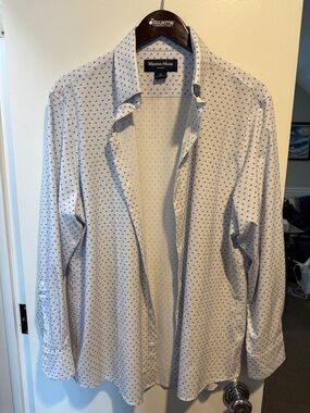 Mizzen+Main White Button-Down Shirt with Navy Microdots